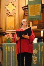 CAT-Symposium_Ruth begrüßt zum TanzGottesdienst in EvangKirche_Essen-Werden